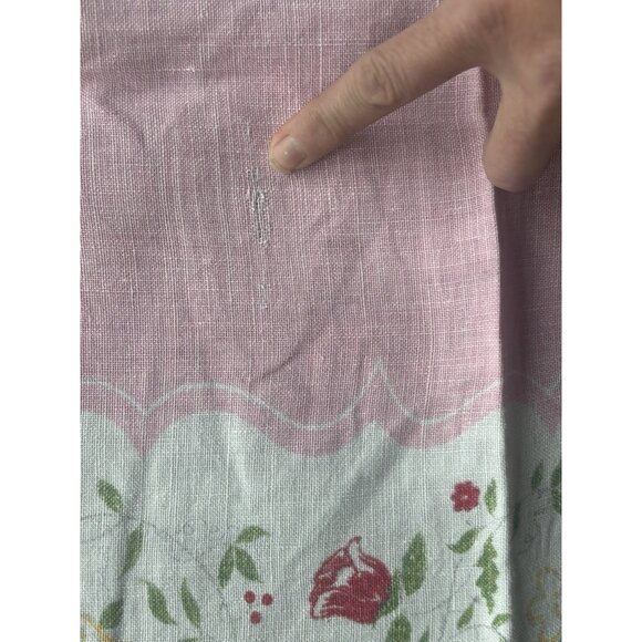 Vintage 1950s Linen Pink Red Rose Floral Tablecloth 50" x 47" Square - Picture 7 of 14